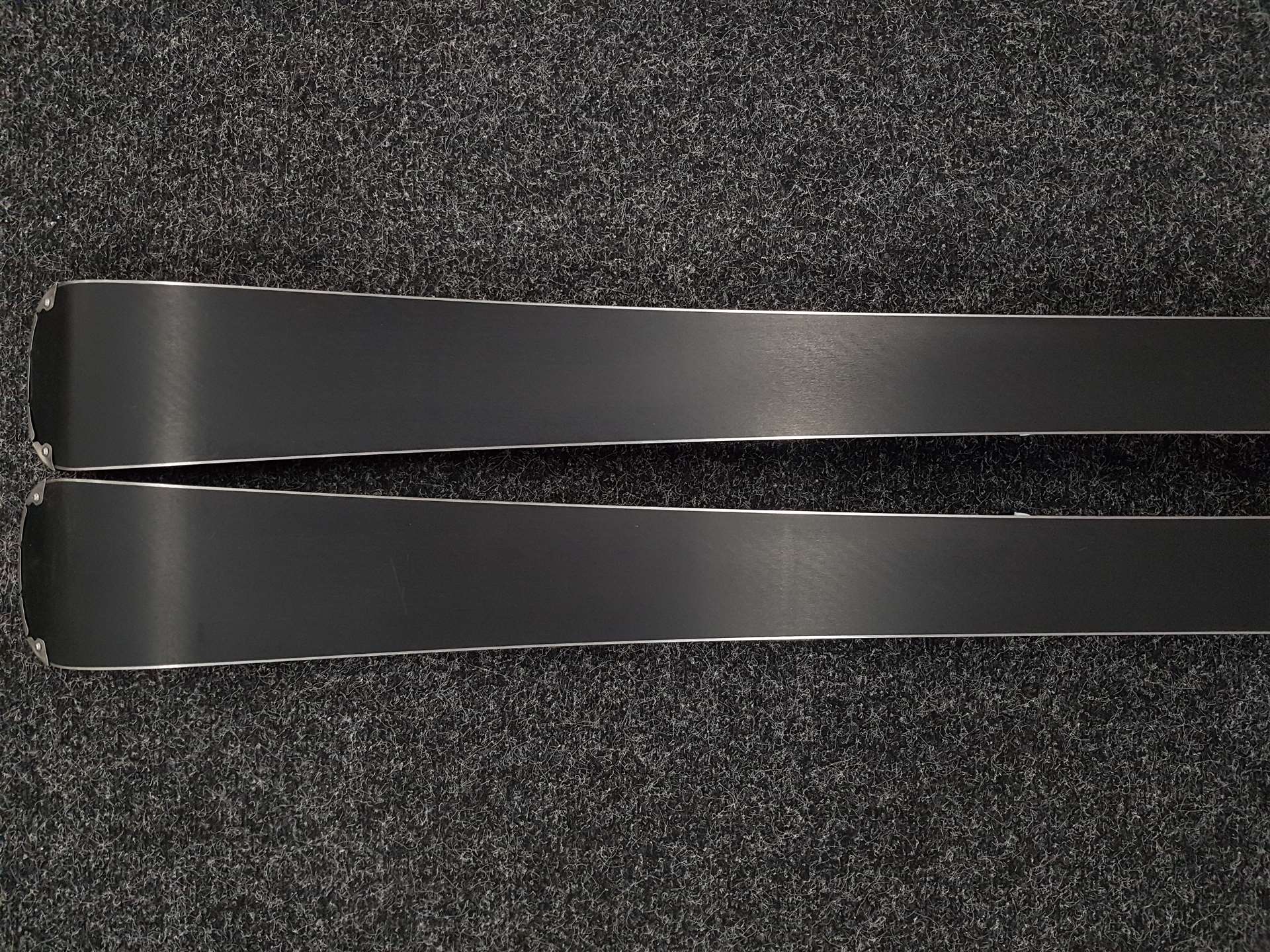 Bazárové lyže Rossignol Pursuit P100