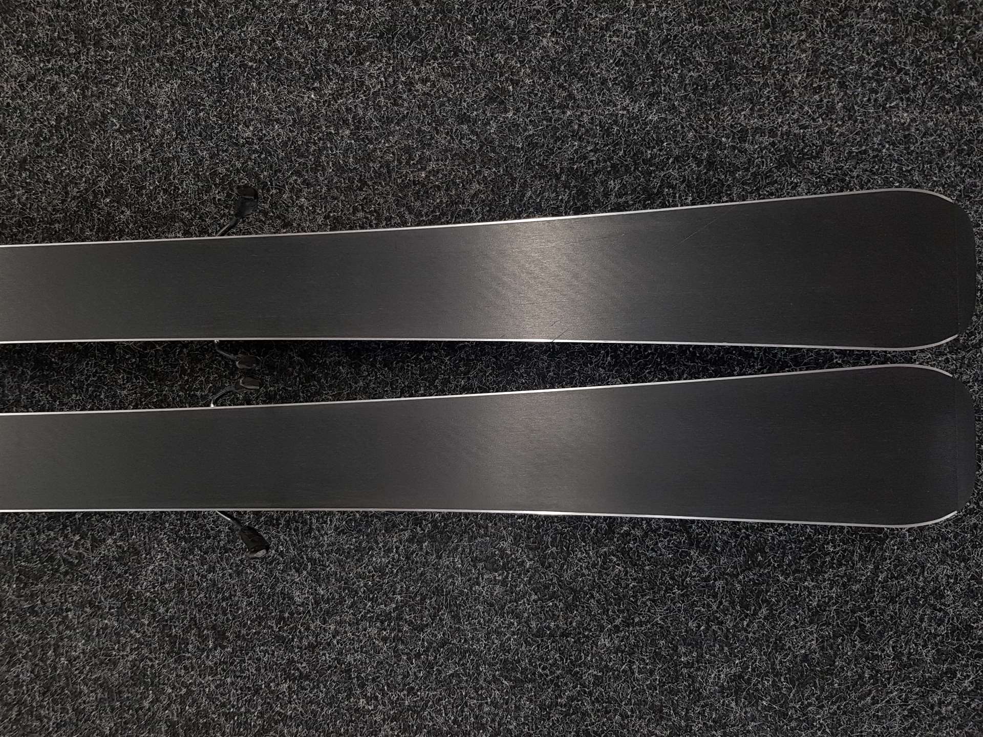 Bazárové lyže Rossignol Pursuit P100