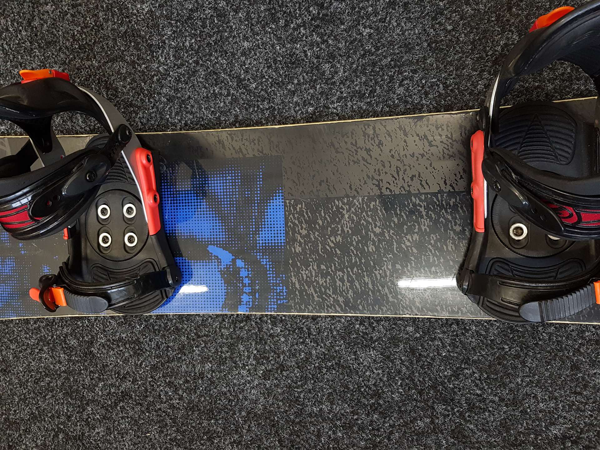 Použitý snowboard SALOMON Sleep Walker + vázání Lamar velikost L