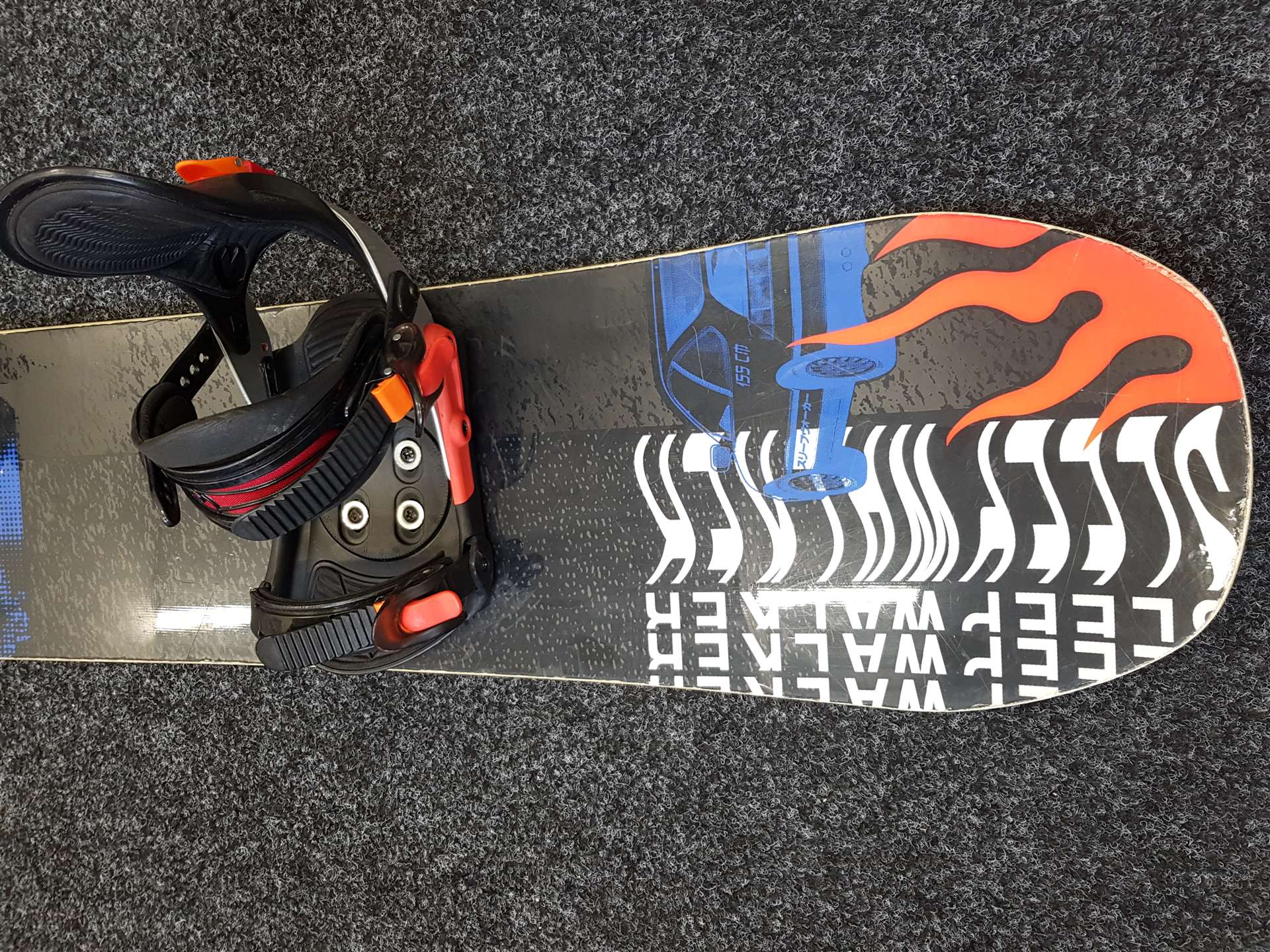 Použitý snowboard SALOMON Sleep Walker + vázání Lamar velikost L