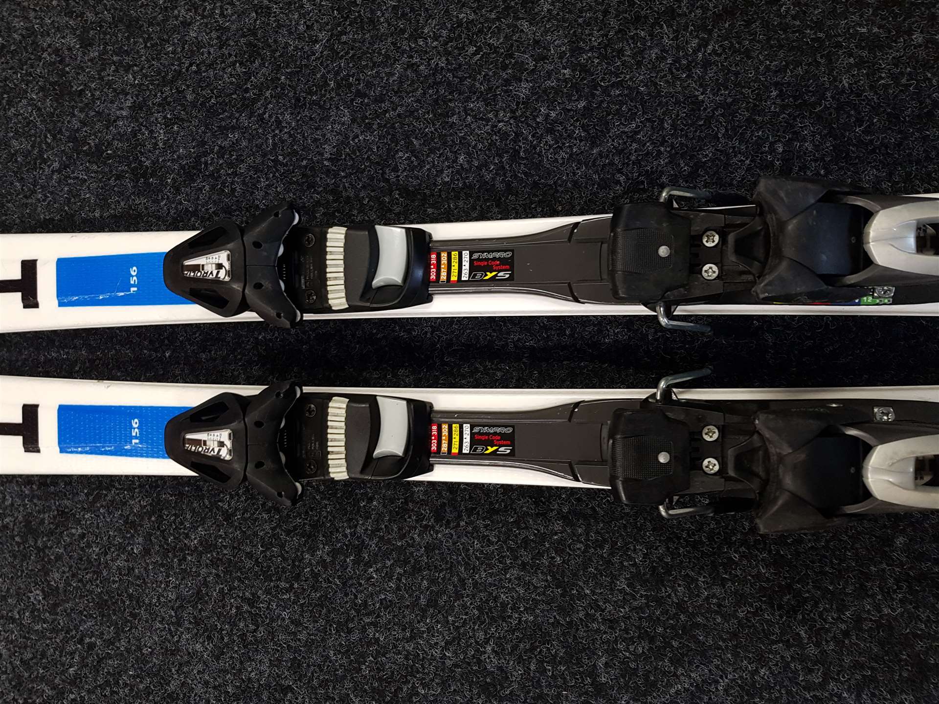 Gebrauchte HEAD Shape 3.0 Ski + Tyrolia 10.0 Bindungen
