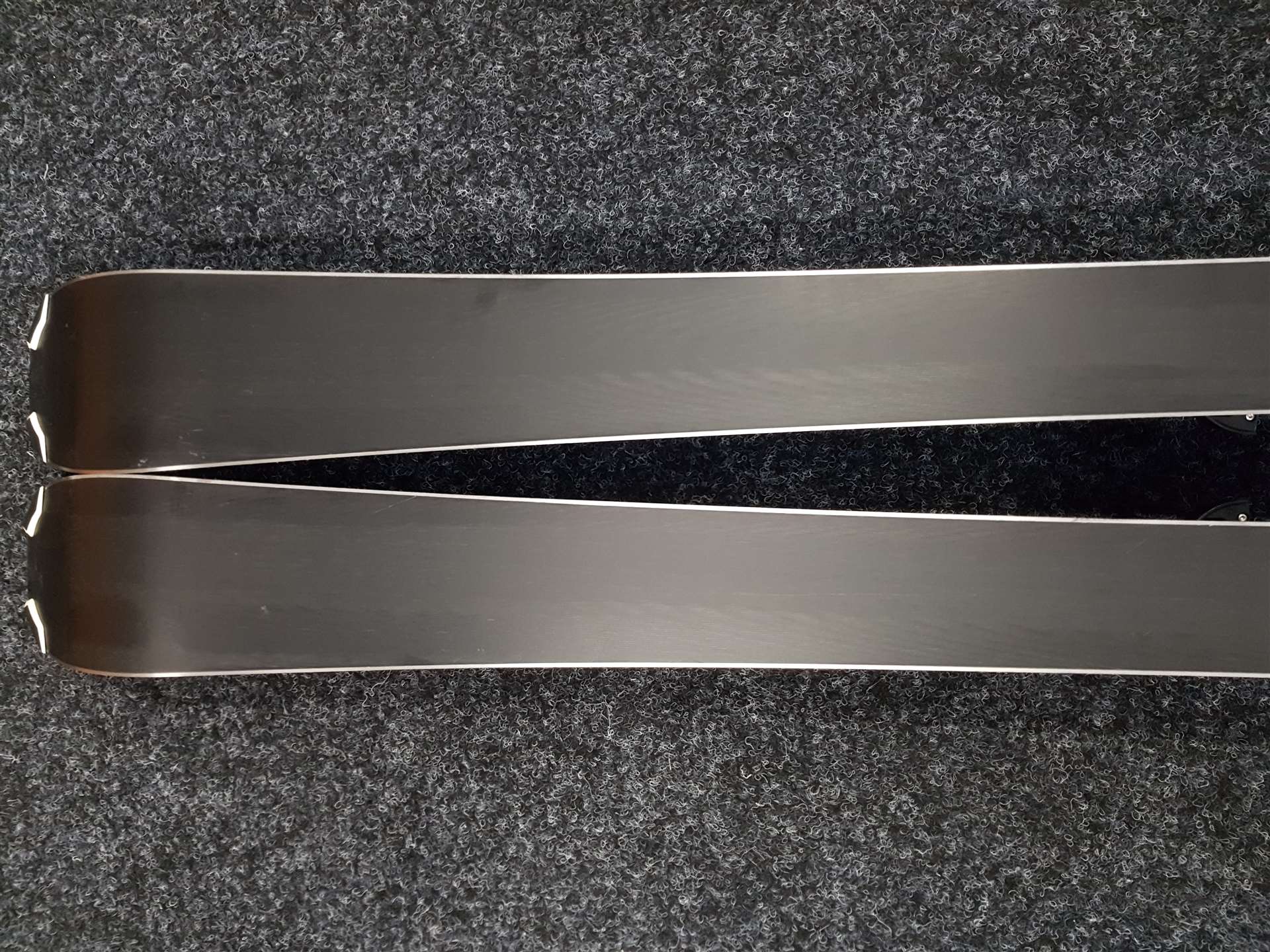 Gebrauchte HEAD Shape 3.0 Ski + Tyrolia 10.0 Bindungen