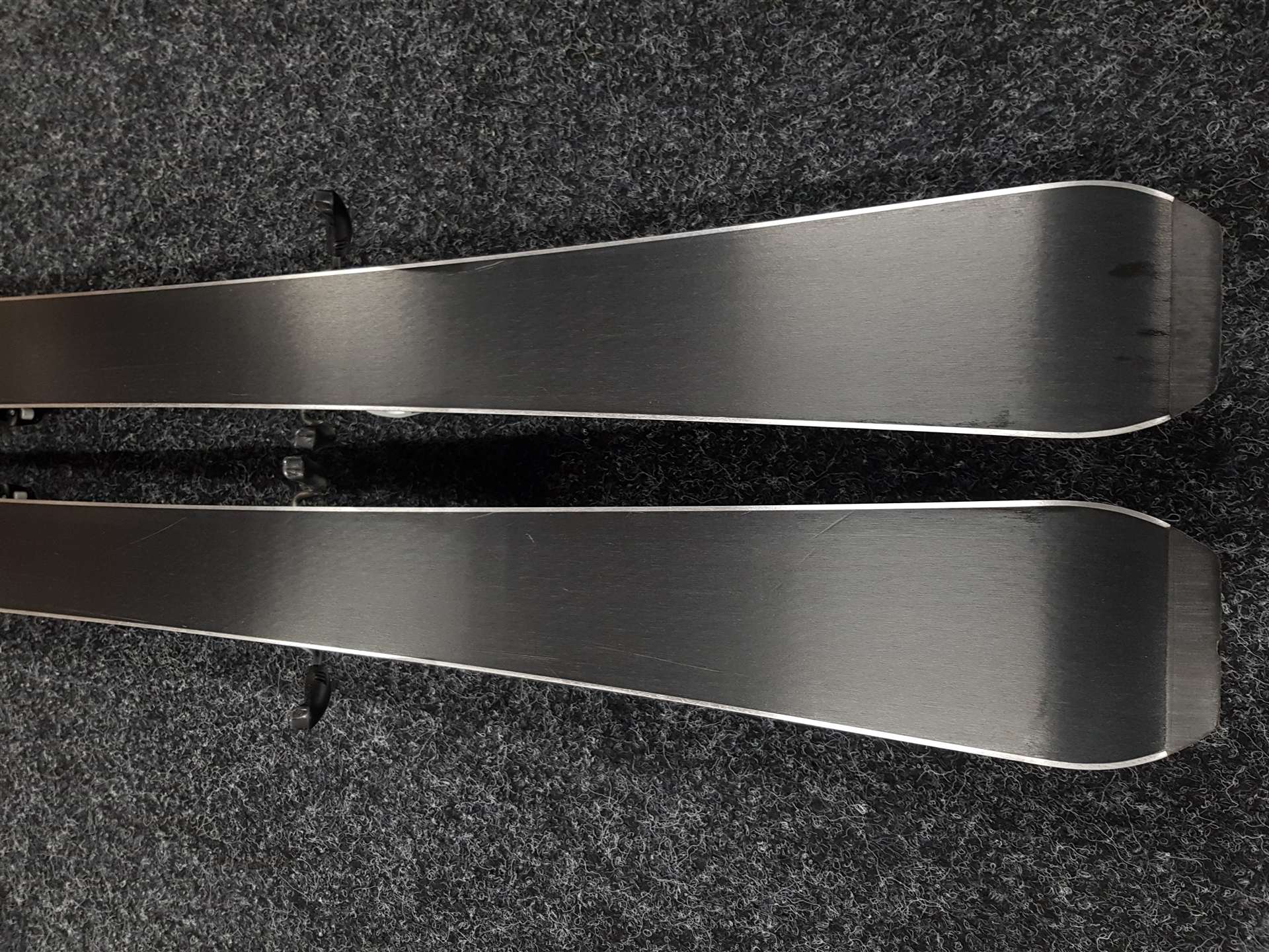 Sci da sci per bambini usati ARTIS Talent 130 + attacchi Tyrolia SLR 7.5