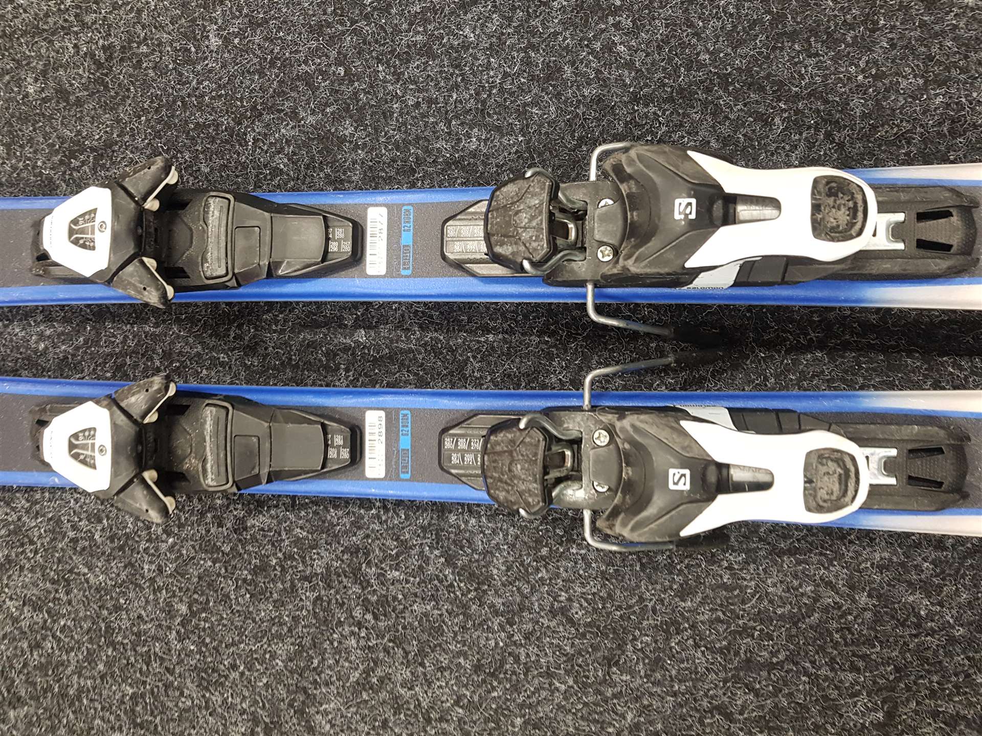 Gebrauchte SALOMON Focus R XDR Ski + Salomon Lithium 10 Bindungen