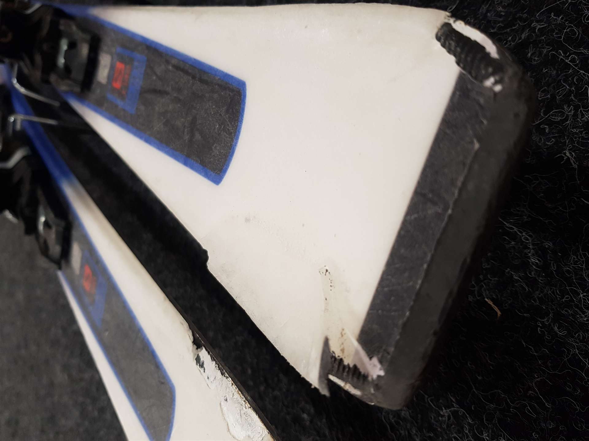 Gebrauchte SALOMON Focus R XDR Ski + Salomon Lithium 10 Bindungen