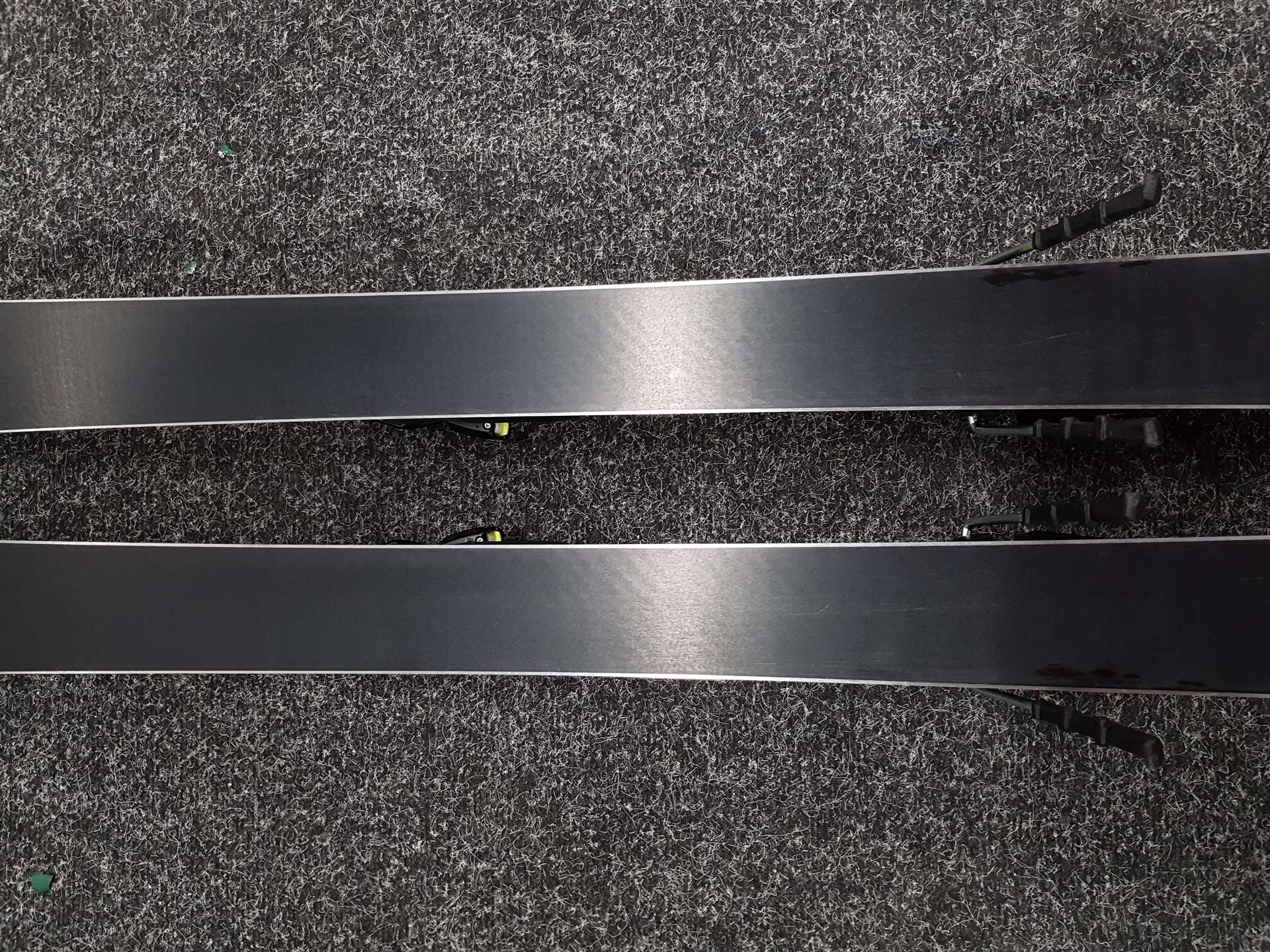 Gebrauchte HEAD Supershape e-SPEED Ski