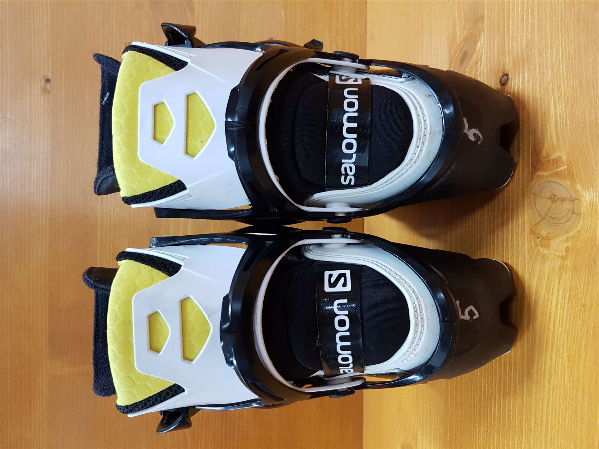 Ježdené běžecké boty  Salomon RS Carbon SNS 23,5