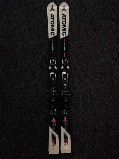 Schiuri bazar ATOMIC REDSTER XR 178