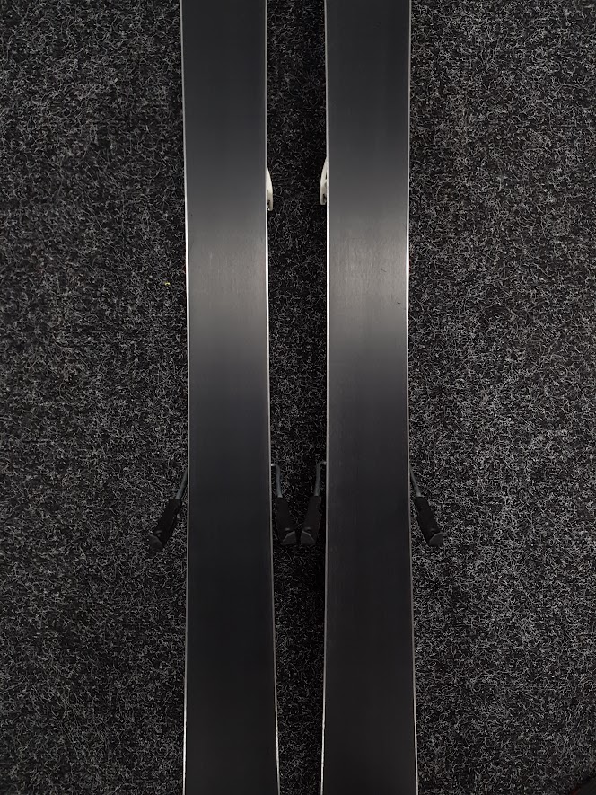Schiuri bazar ATOMIC REDSTER XR 178