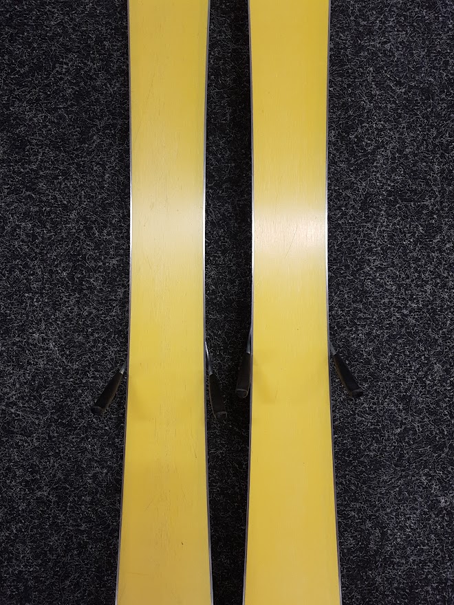 Bazarové dětské lyže STUF TWISTER