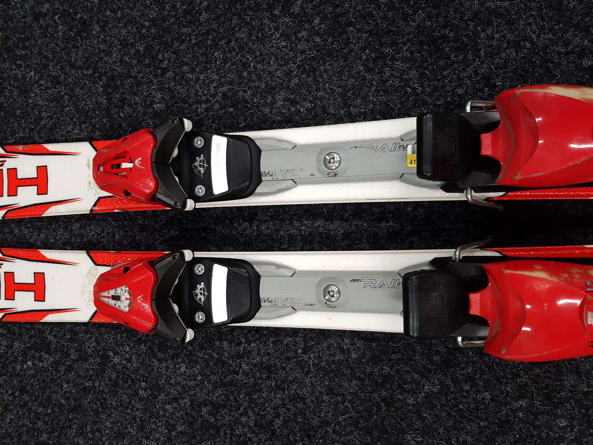 Bazárové detské lyže HEAD SUPERSHAPE