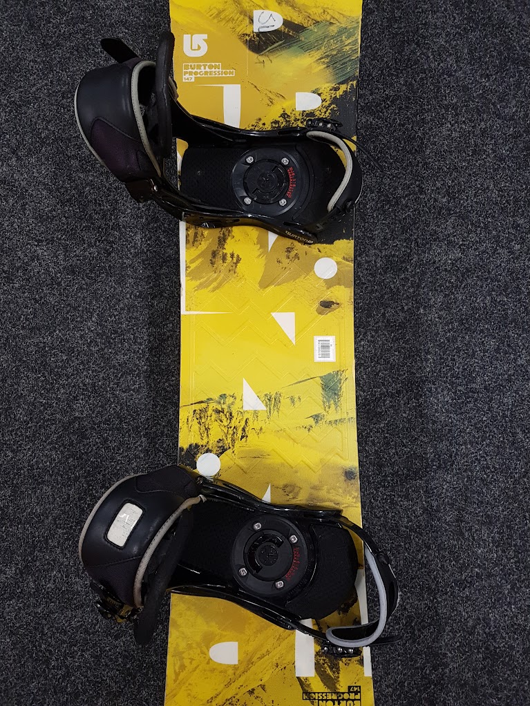 Burton Progression Bazaar Snowboard + Burton Bindung Größe M
