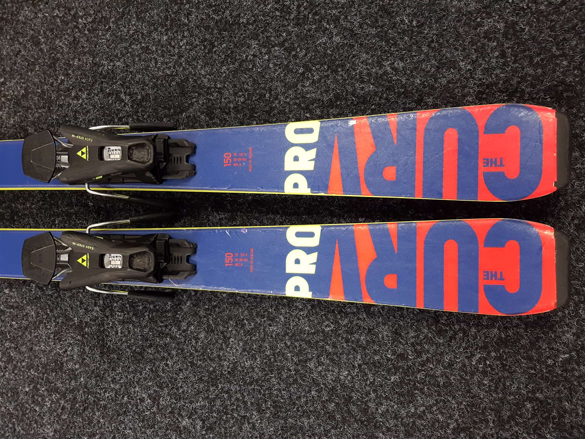 Použité lyže FISCHER RC4 The Curv Pro  + viazanie Fischer FS 7.0