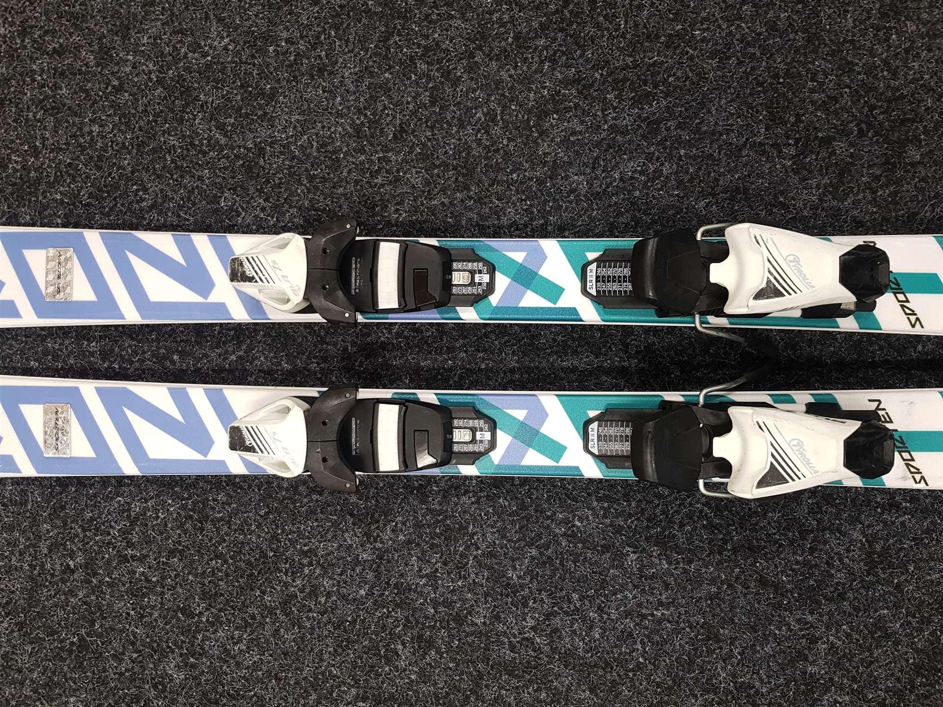 Sci da sci per bambini usati SPORTEN Street 130 + attacchi Tyrolia SLR 7.5