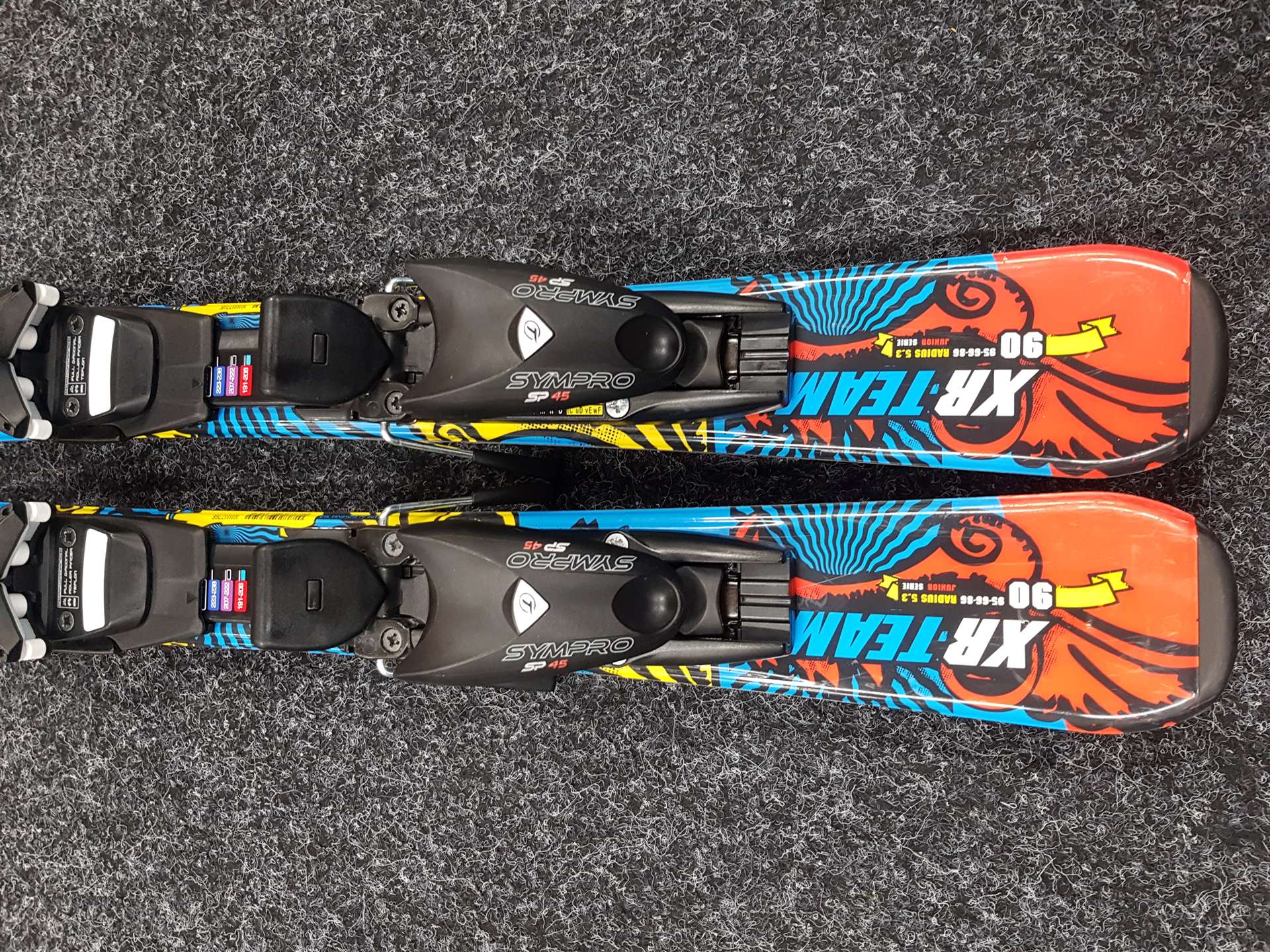 Esquís infantiles usados TECNOPRO XR Team + fijaciones Tyrolia Sympro SP 45