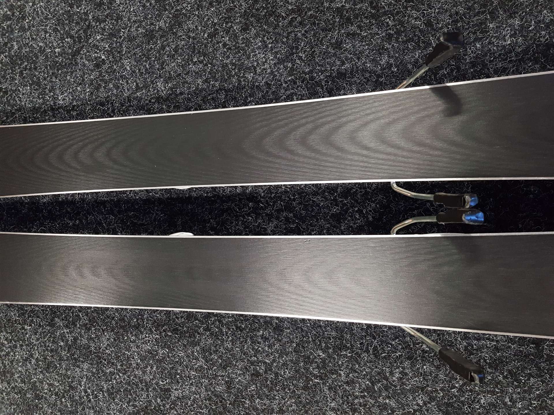 Sci usati ROSSIGNOL Nova 7 LTD + attacchi Look Xpress 11