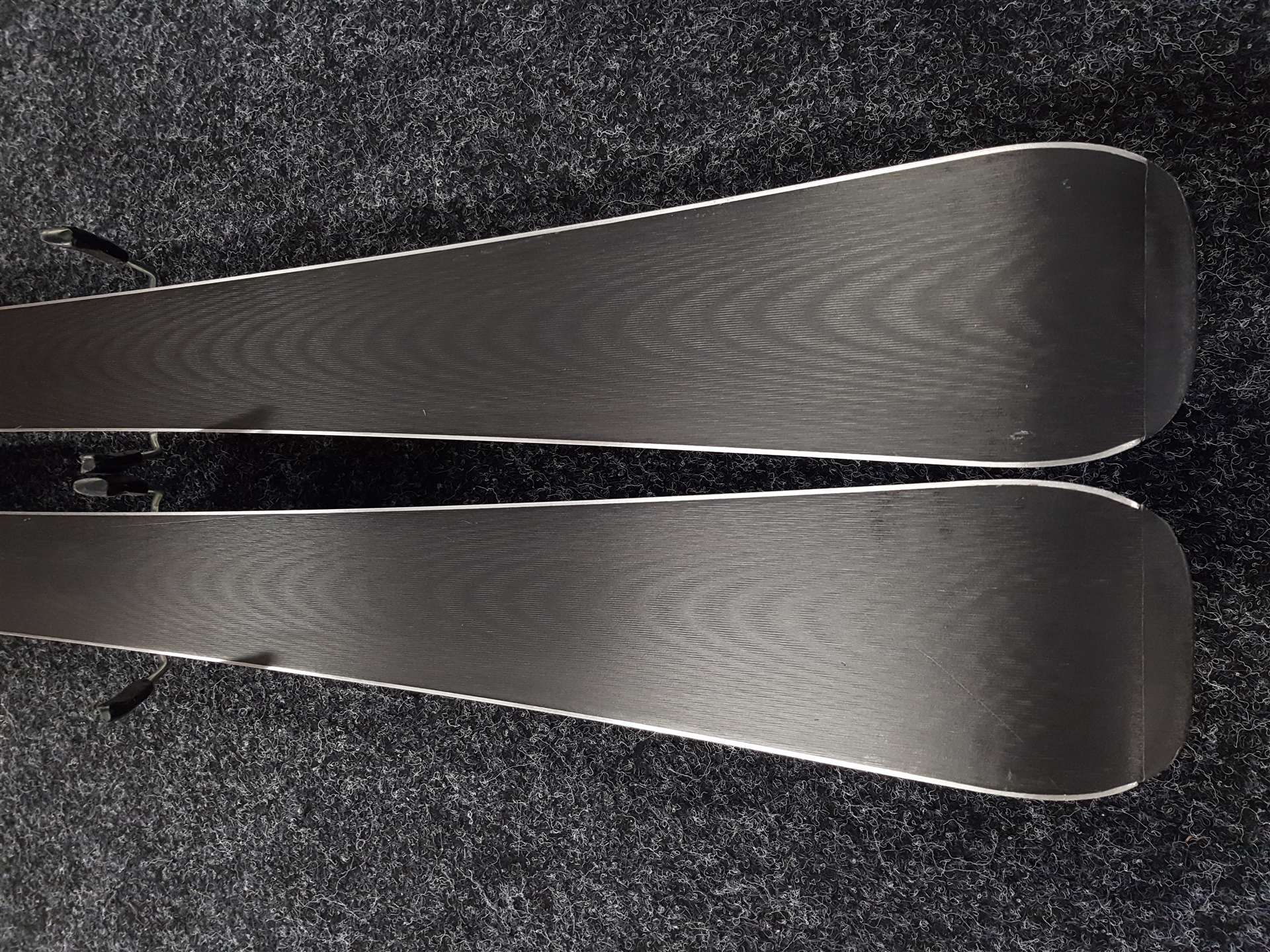 Sci usati ROSSIGNOL Nova 7 LTD + attacchi Look Xpress 11