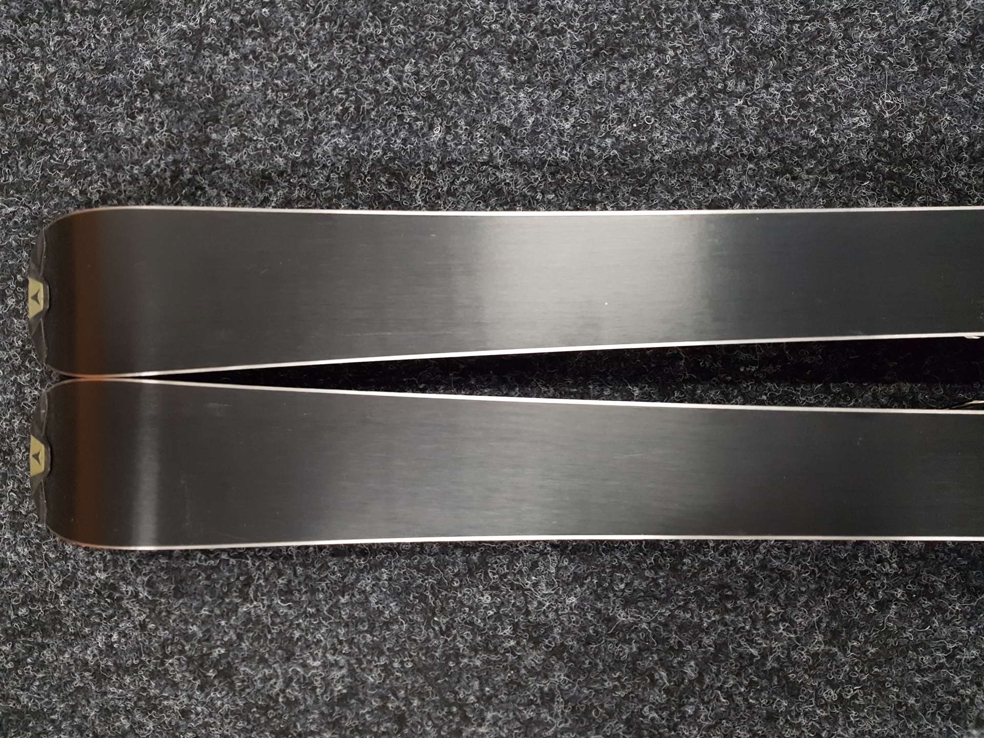 Použité lyže ATOMIC Race 8  + viazanie Atomic 4,5