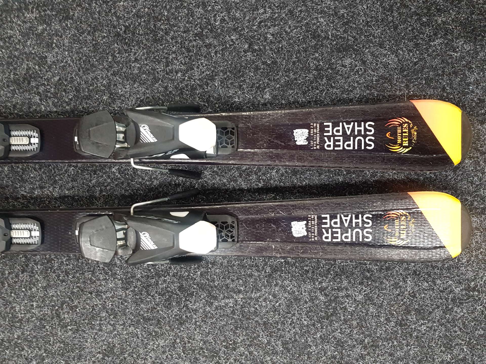 Skis enfant HEAD Super Shape d'occasion + fixations Tyrolia SLR 7.5