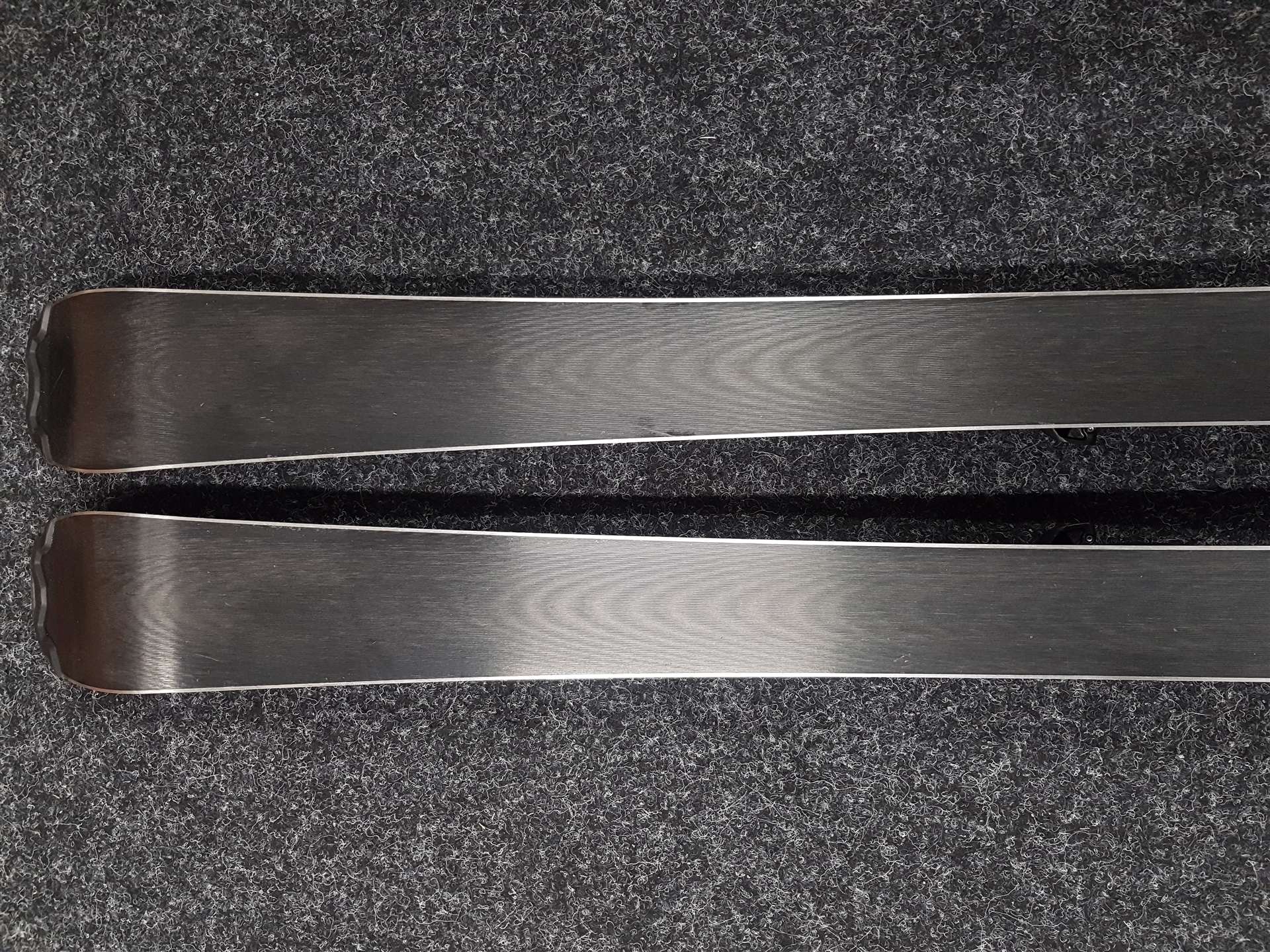 Skis enfant HEAD Super Shape d'occasion + fixations Tyrolia SLR 7.5