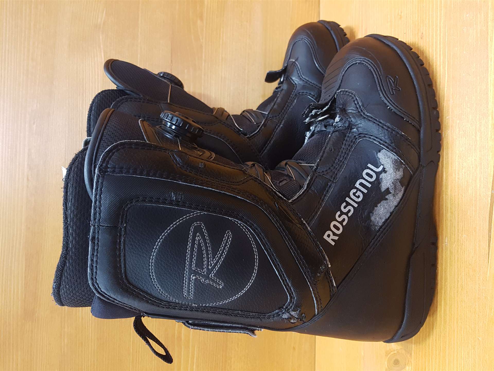 Ghete de snowboard ROSSIGNOL folosite