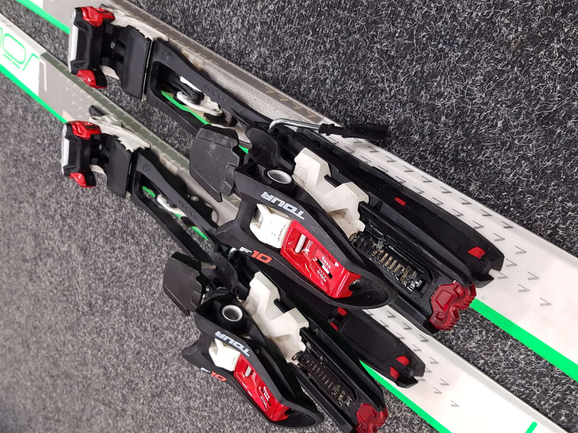 Gebrauchte Alpinski VOLKL VTA 80 + MARKER F10 TOUR + Gebrauchte Riemen
