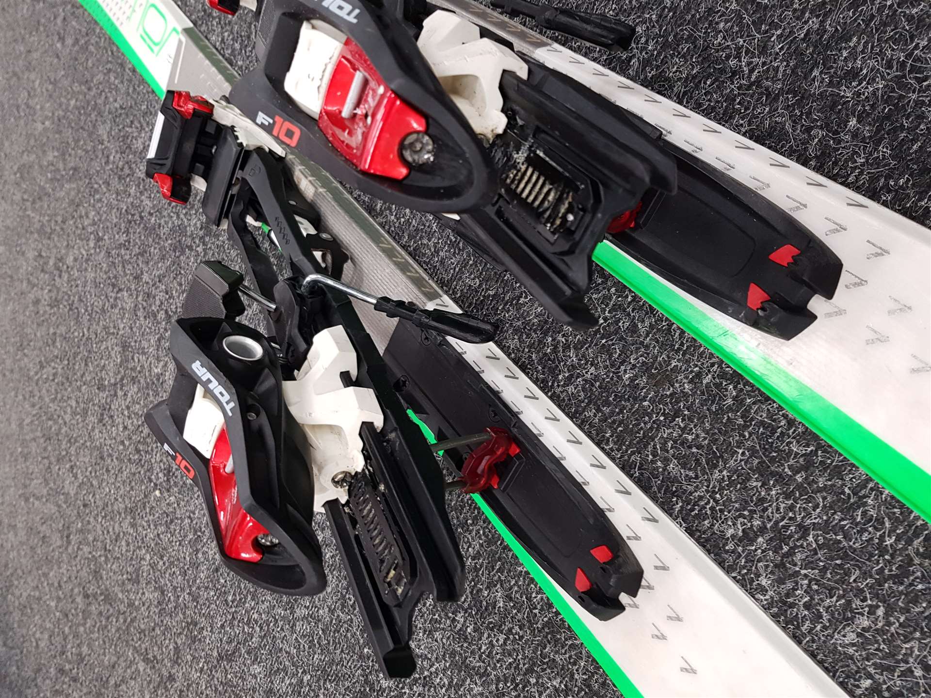 Gebrauchte Alpinski VOLKL VTA 80 + MARKER F10 TOUR + Gebrauchte Riemen