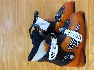 Clăpari de schi SALOMON T2 second-hand