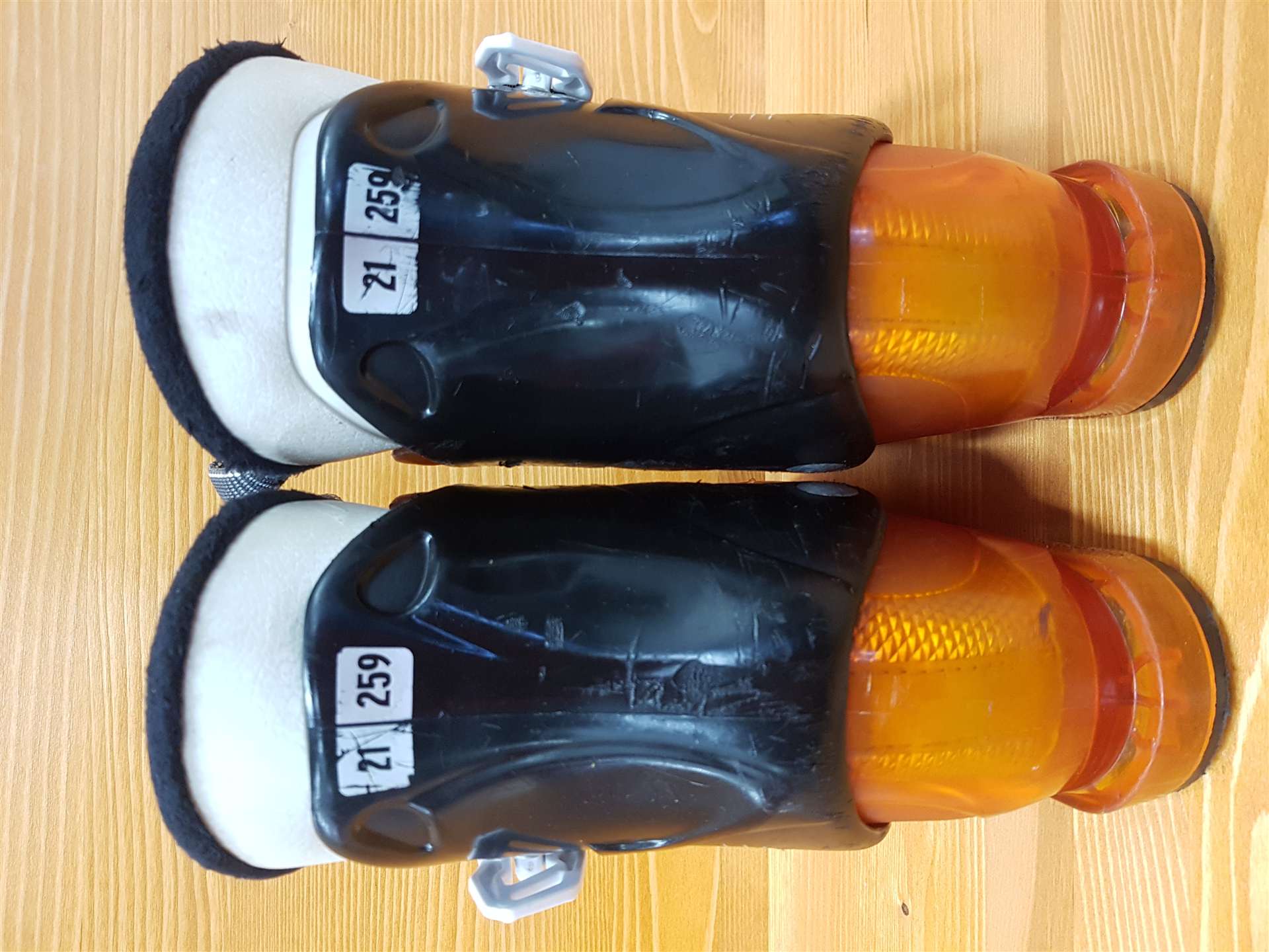 Chaussures de ski SALOMON T2 d'occasion