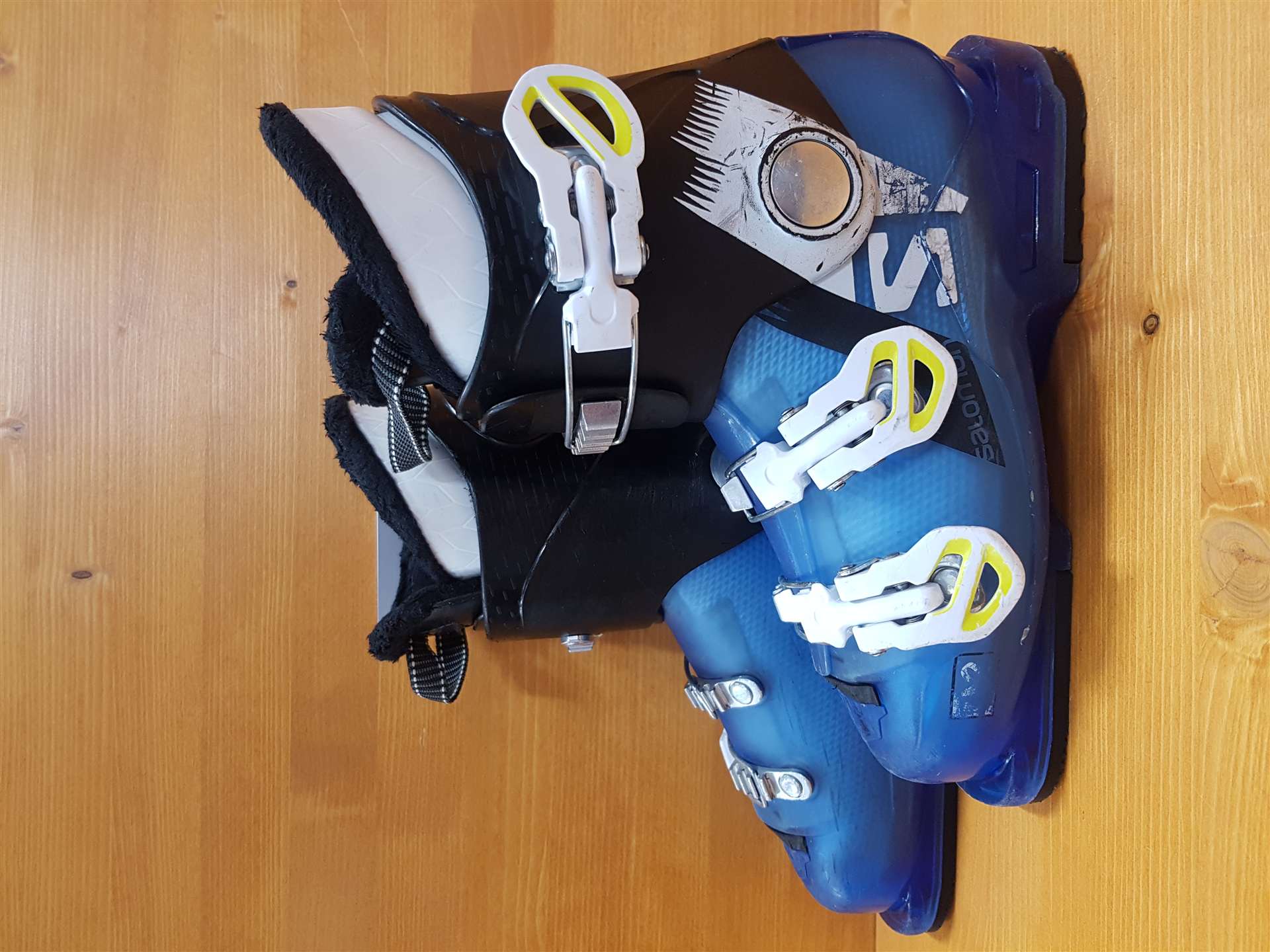 Gebrauchte SALOMON T3 Skischuhe