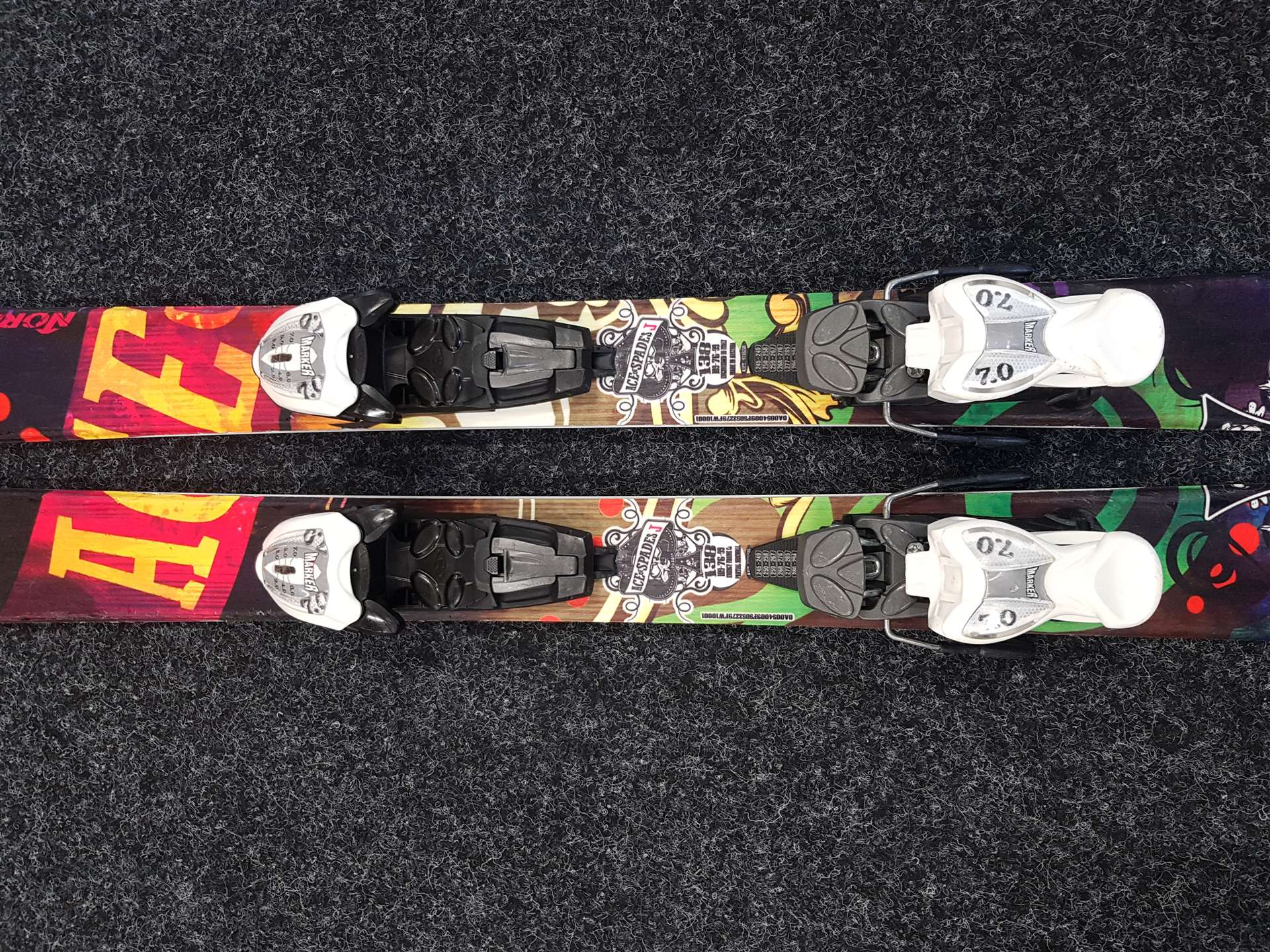 Schiuri freestyle NORDICA Ace of Spades Jr folosite + legături Marker 7.0