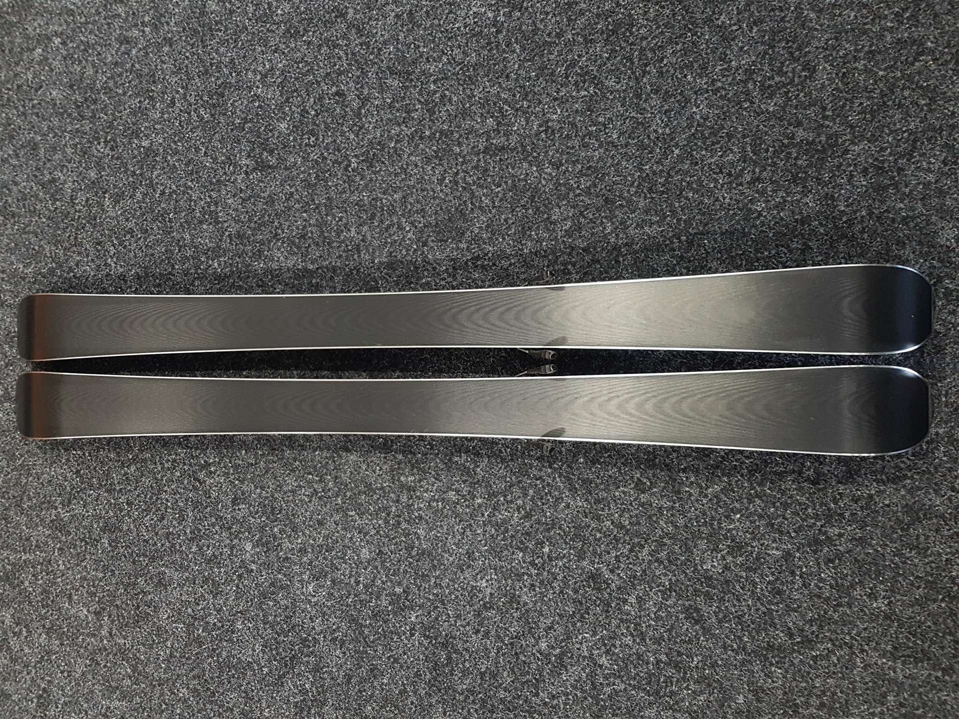 Schiuri freestyle NORDICA Ace of Spades Jr folosite + legături Marker 7.0