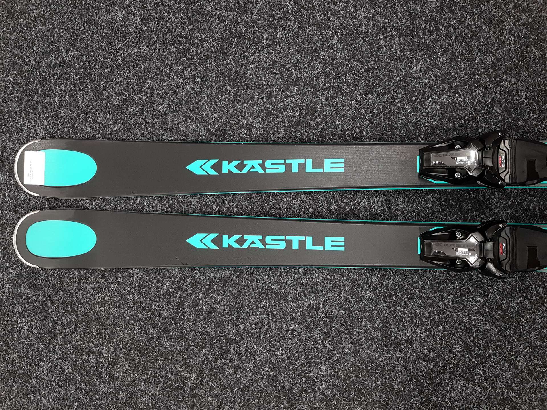 Esquís KASTLE RX 9 + fijaciones Kastle 12 usados