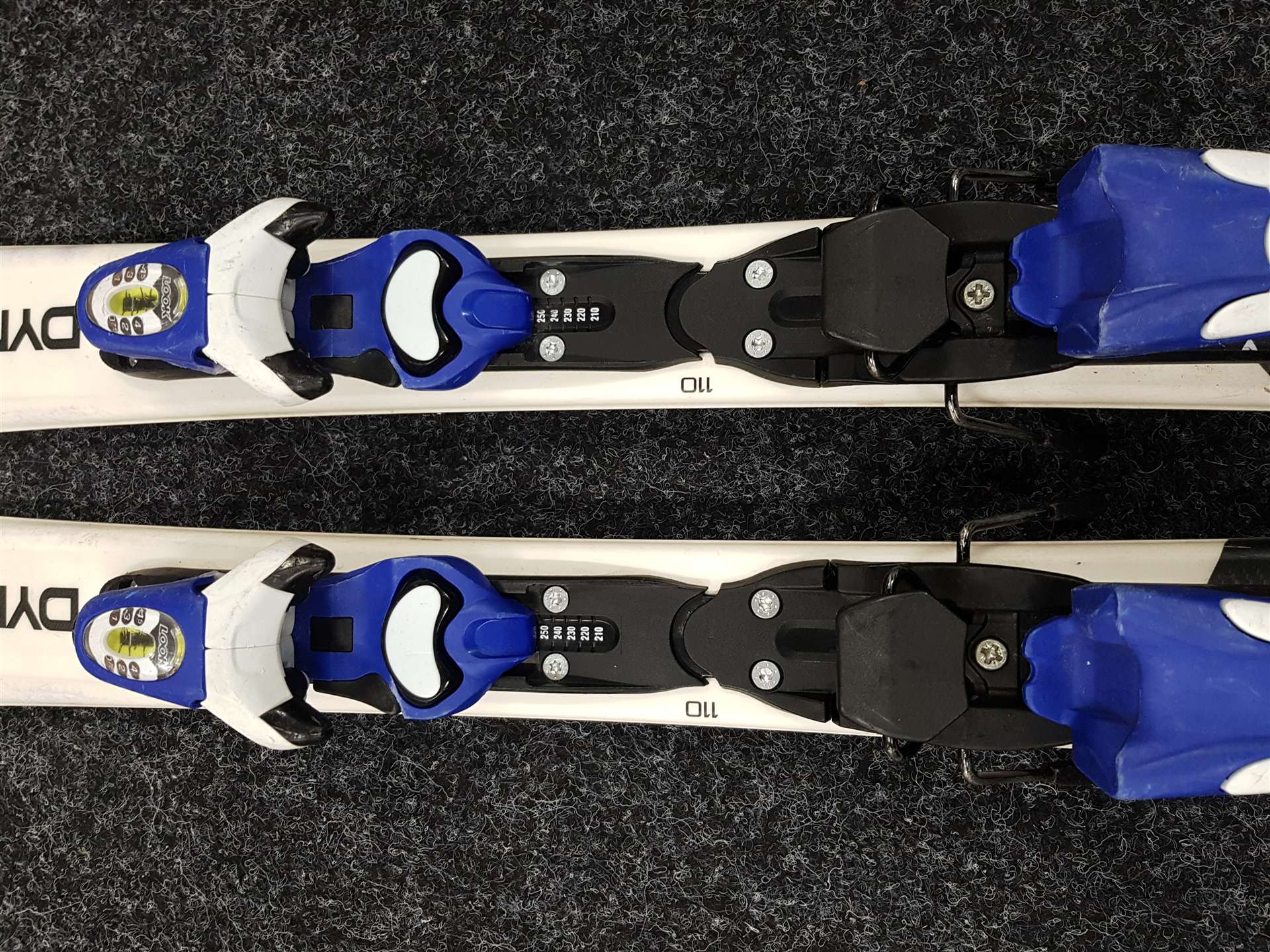 Gebrauchte Kinderski DYNASTAR Team Speed + Look Xpress 4.5 Bindungen