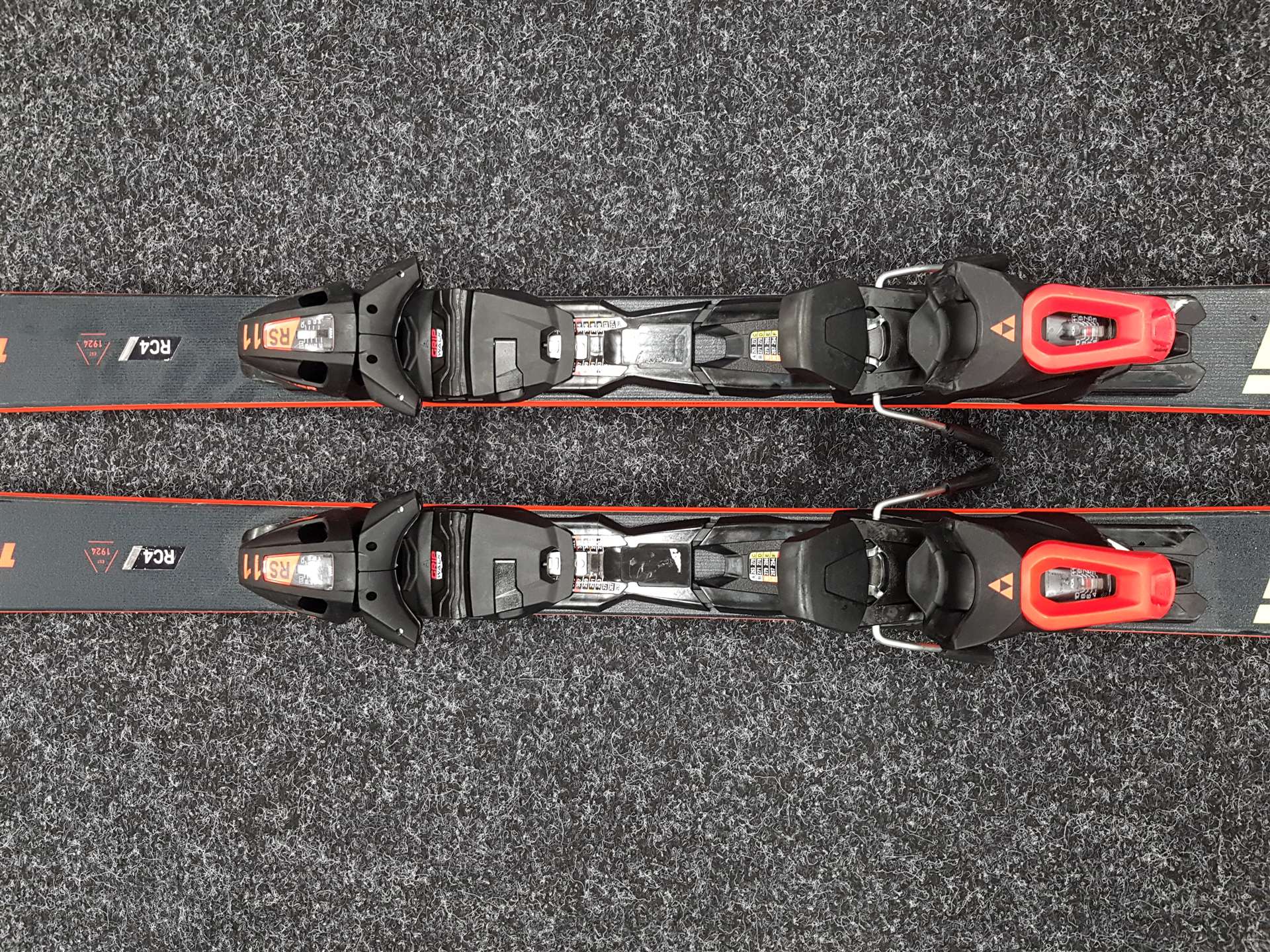 Schiuri FISCHER The Curv RC4 folosite + legături Fischer RS 11