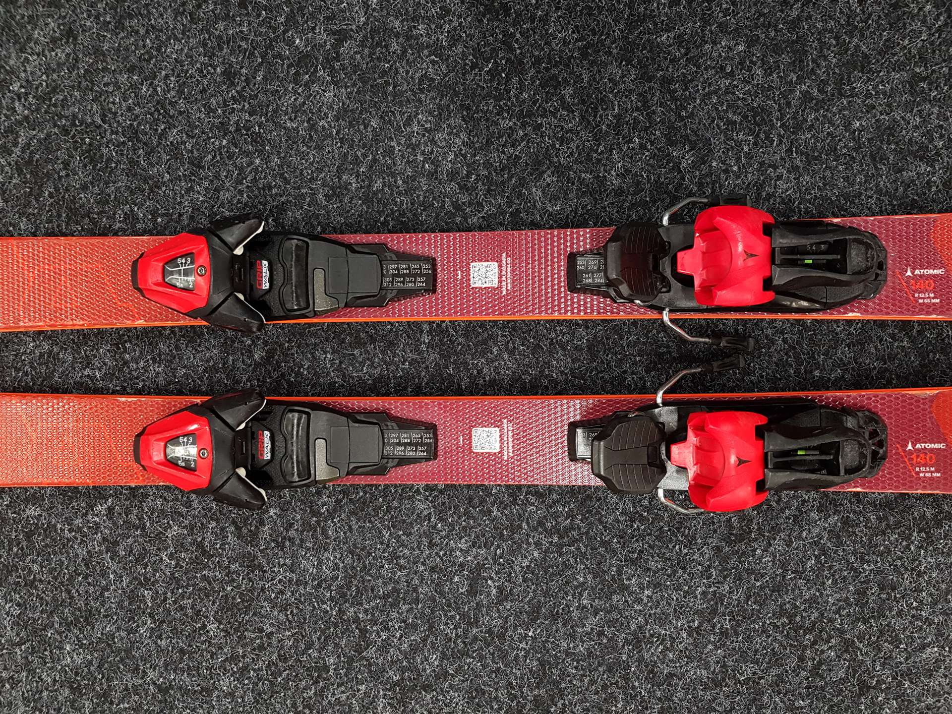 Sci usati ATOMIC Redster J4 + attacchi Atomic 6