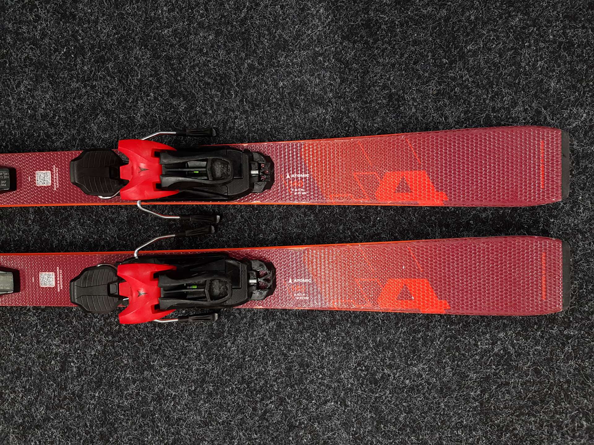 Sci usati ATOMIC Redster J4 + attacchi Atomic 6