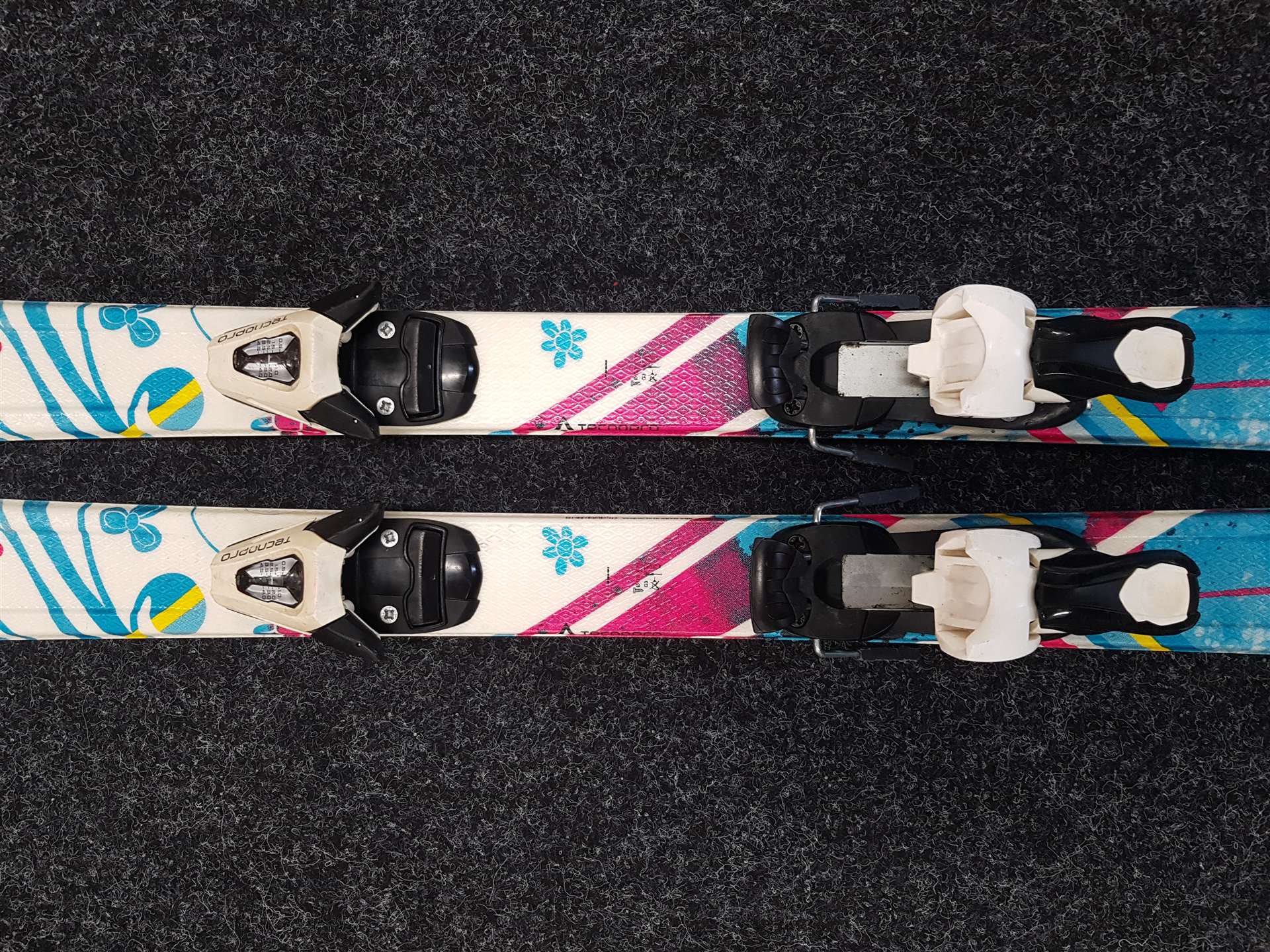 Gebrauchte Kinderski TECNOPRO Sweety + Bindungen Tecnopro TC45