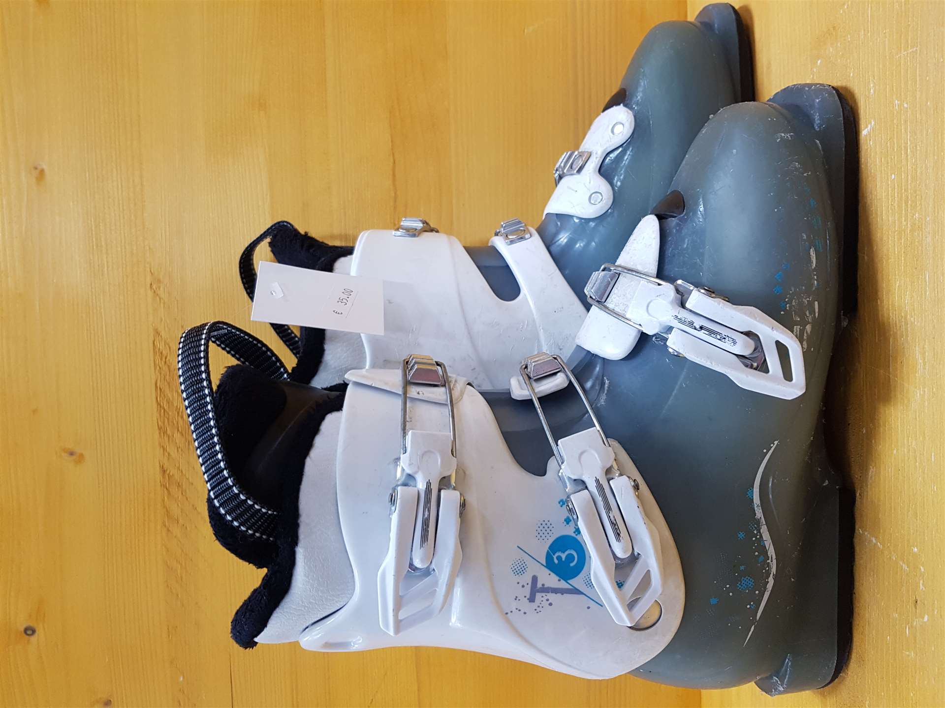 Używane buty narciarskie Salomon T3