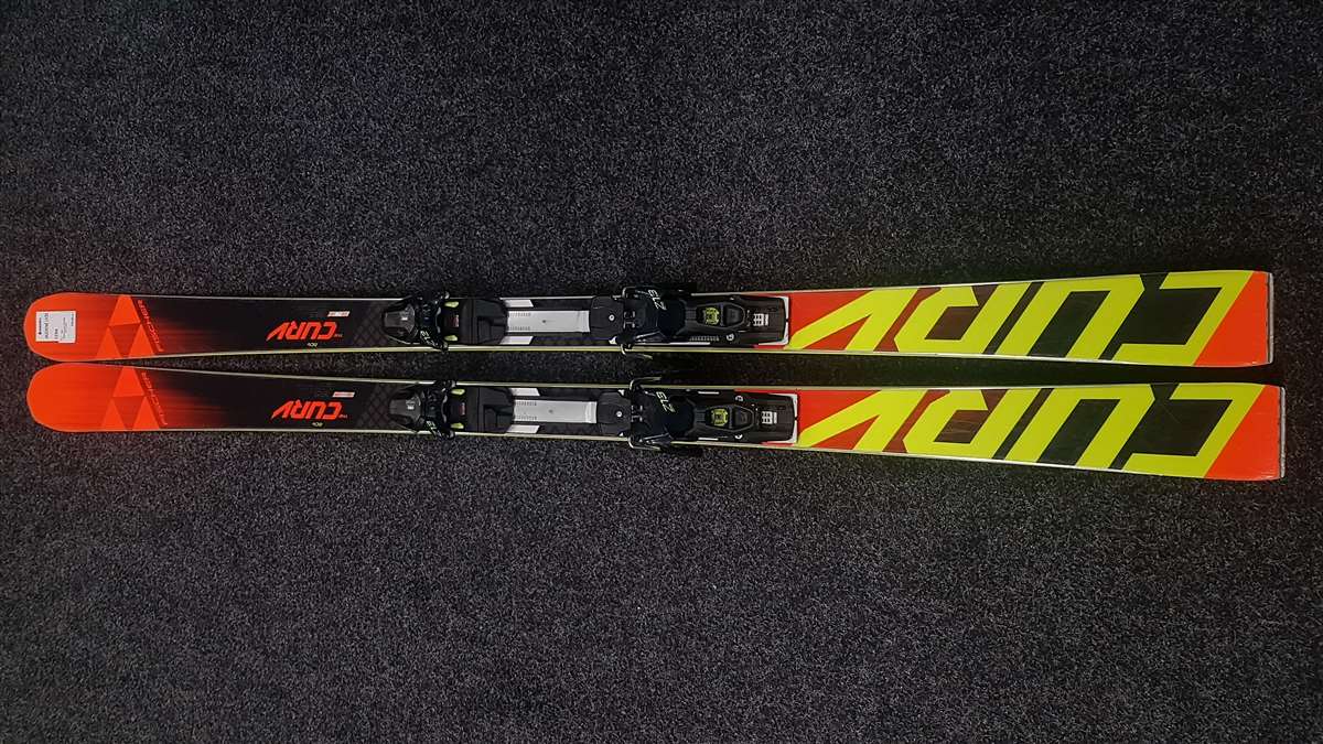 Bazárové lyže FISCHER RC4 CURV Ti