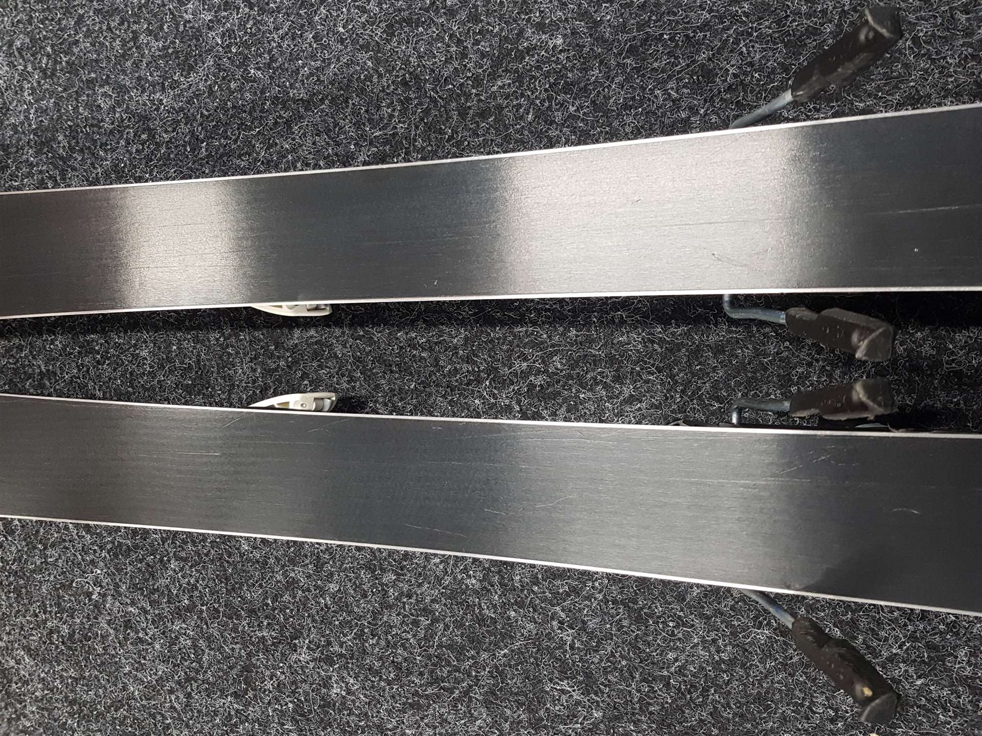 Esquís infantiles usados SALOMON S/Race JR + fijaciones Salomon 7.5