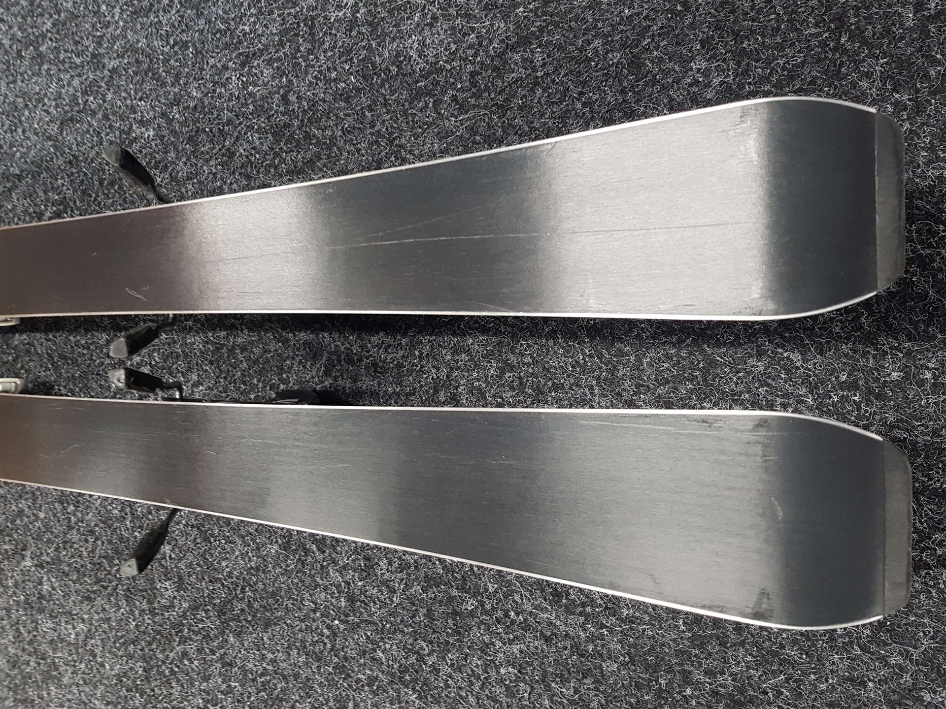 Esquís infantiles usados SALOMON S/Race JR + fijaciones Salomon 7.5