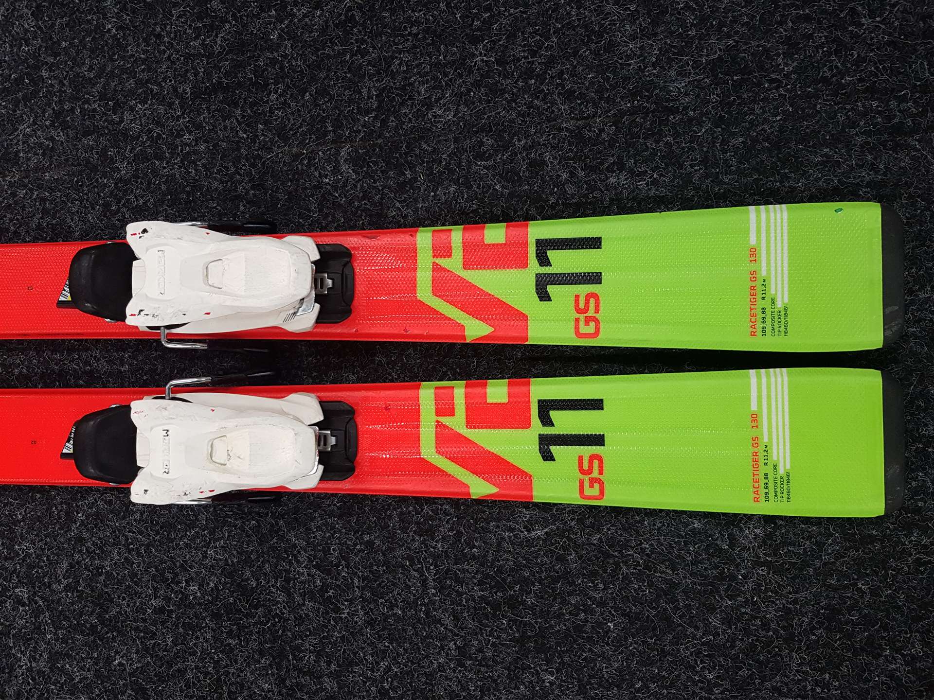 Esquís infantiles usados VOLKL Racetiger GS 11 + fijaciones Marker 4.5