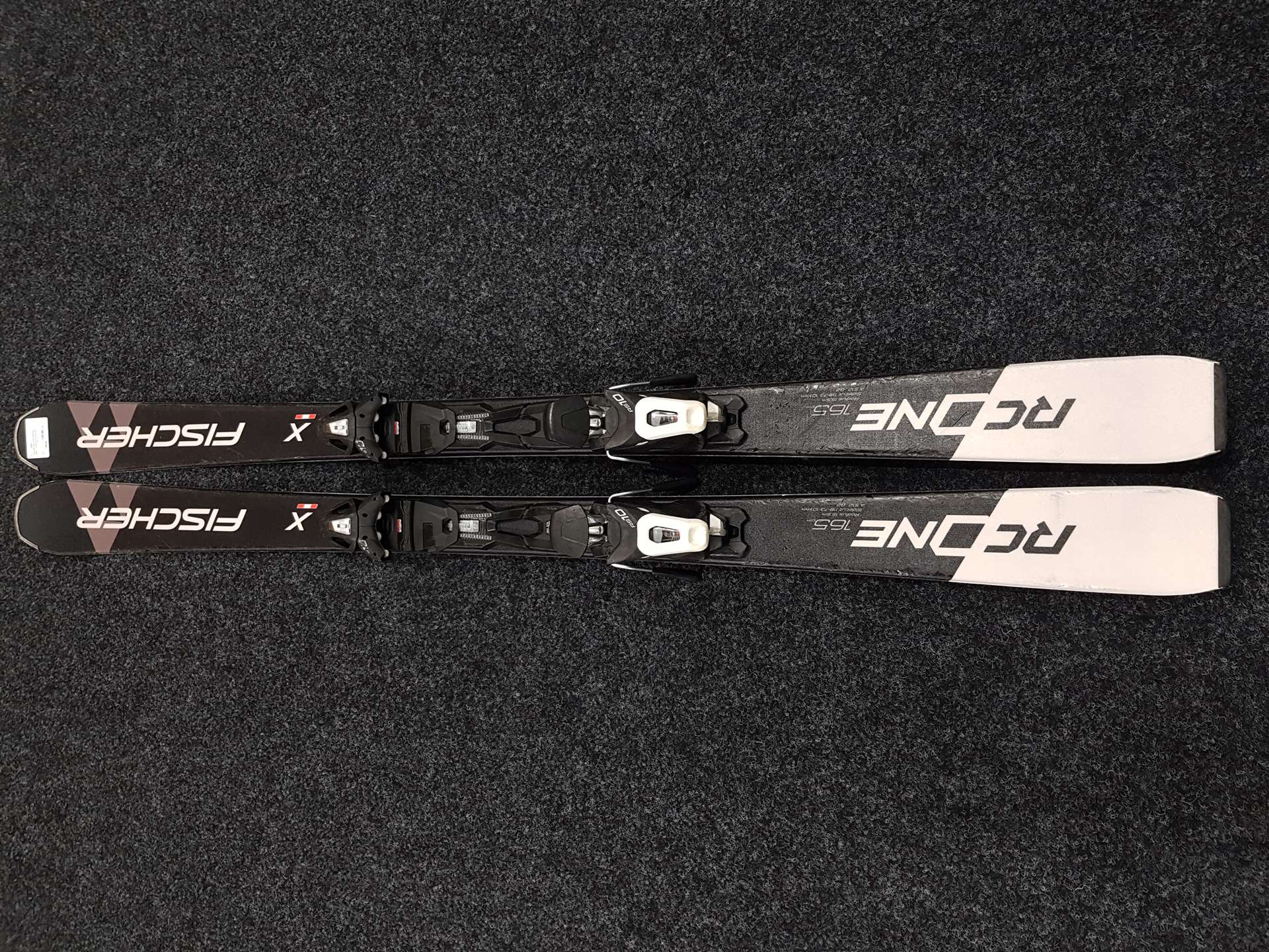 Gebrauchte FISCHER RC ONE Ski + Fischer RS 10 Bindungen