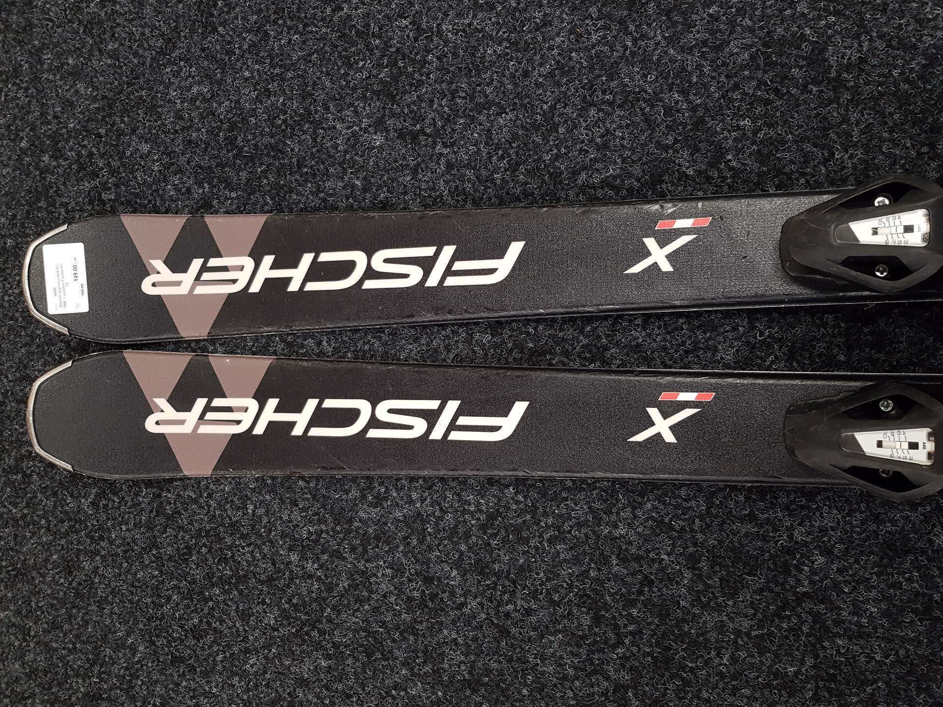Gebrauchte FISCHER RC ONE Ski + Fischer RS 10 Bindungen