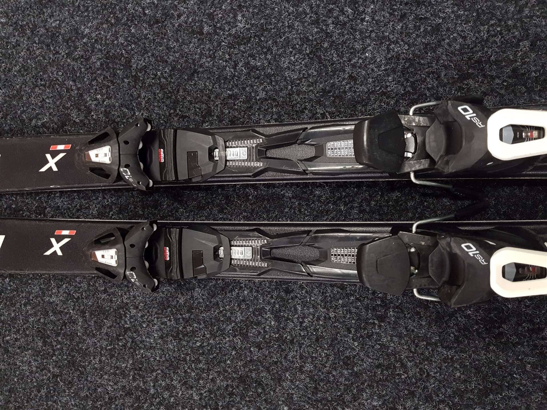 Gebrauchte FISCHER RC ONE Ski + Fischer RS 10 Bindungen