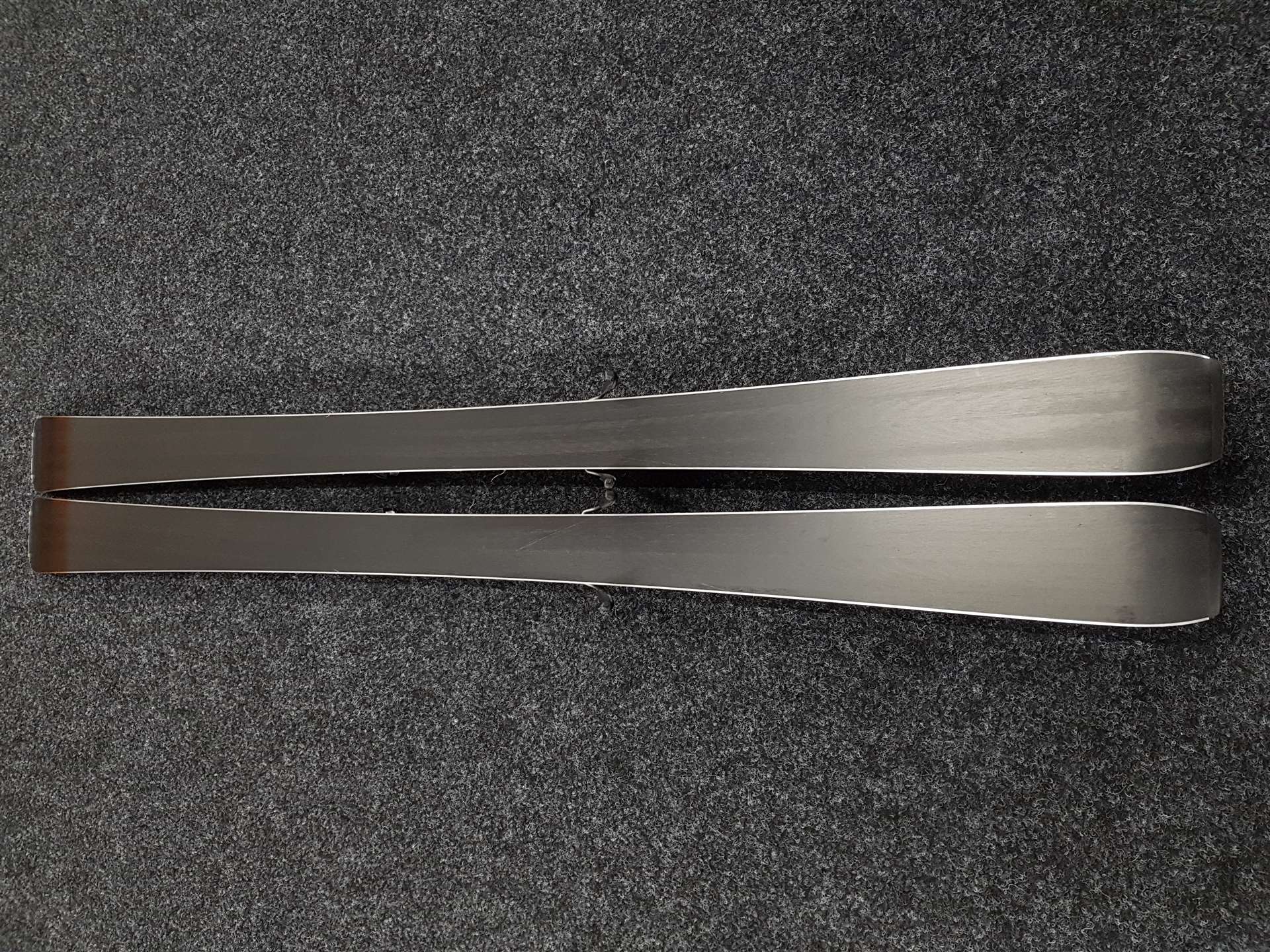 Gebrauchte FISCHER RC ONE Ski + Fischer RS 10 Bindungen