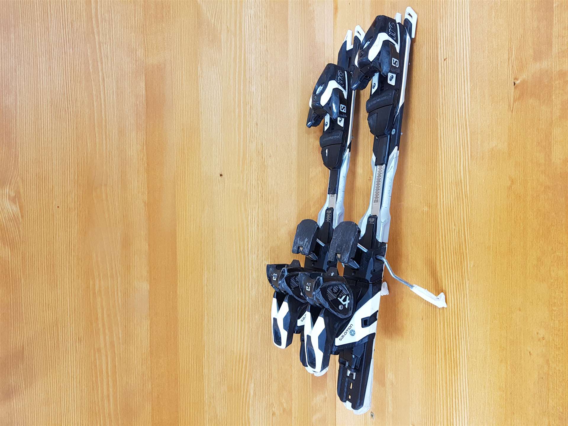 Použité viazanie Salomon XT10 (9 DIN)