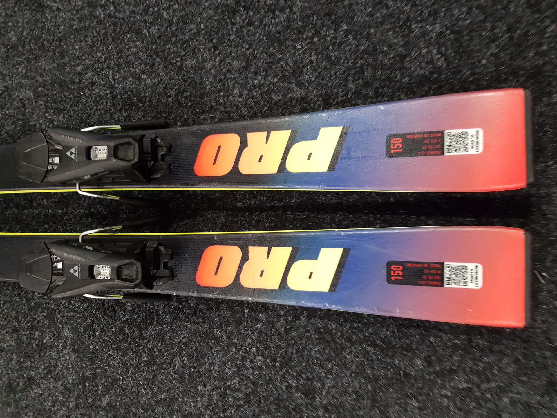 Použité lyže FISCHER The Curv Pro + vázání Fischer FS7