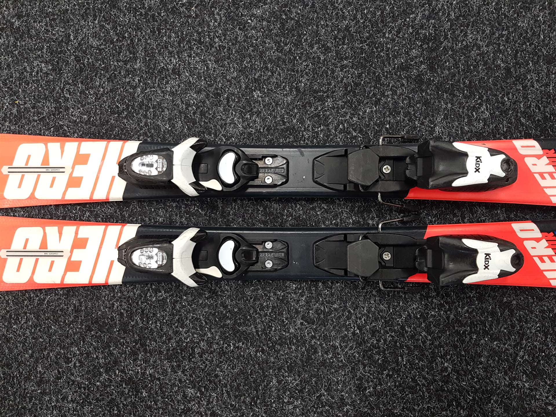 Használt gyermek síléc ROSSIGNOL Hero Junior Multi Event + Look Kidx kötés 4.5